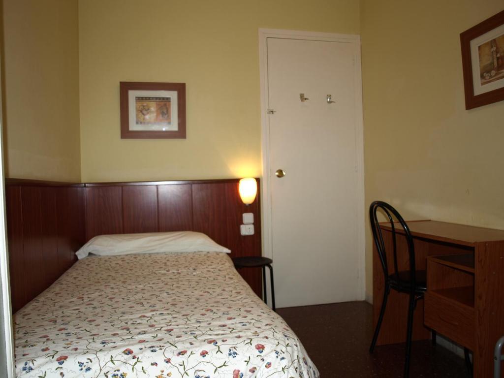 Hostal Bejar Барселона Екстер'єр фото