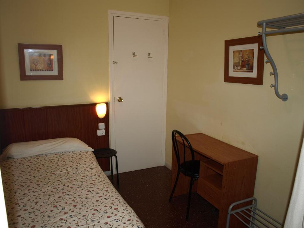 Hostal Bejar Барселона Екстер'єр фото