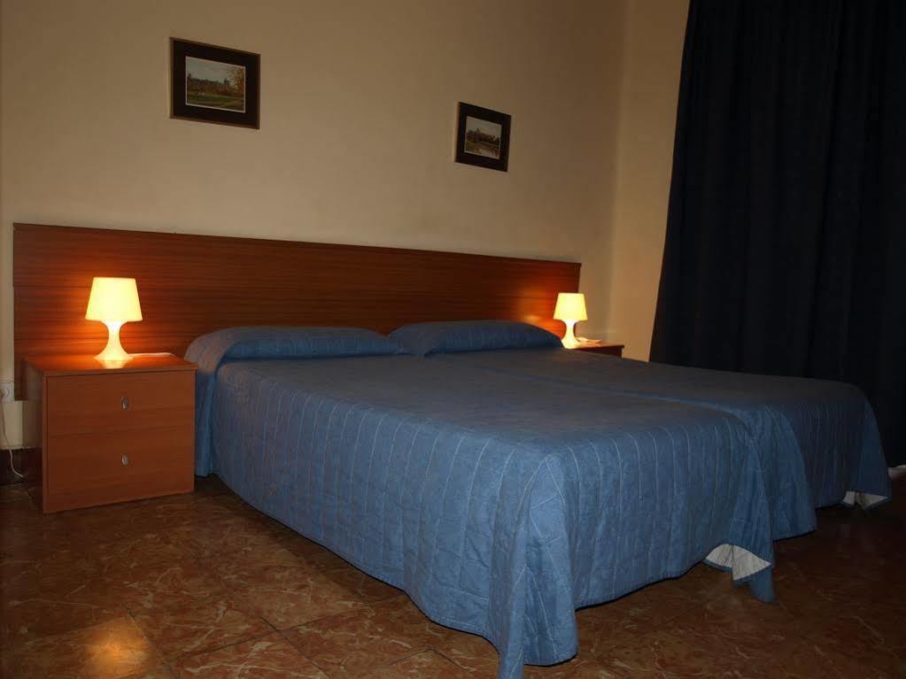 Hostal Bejar Барселона Екстер'єр фото