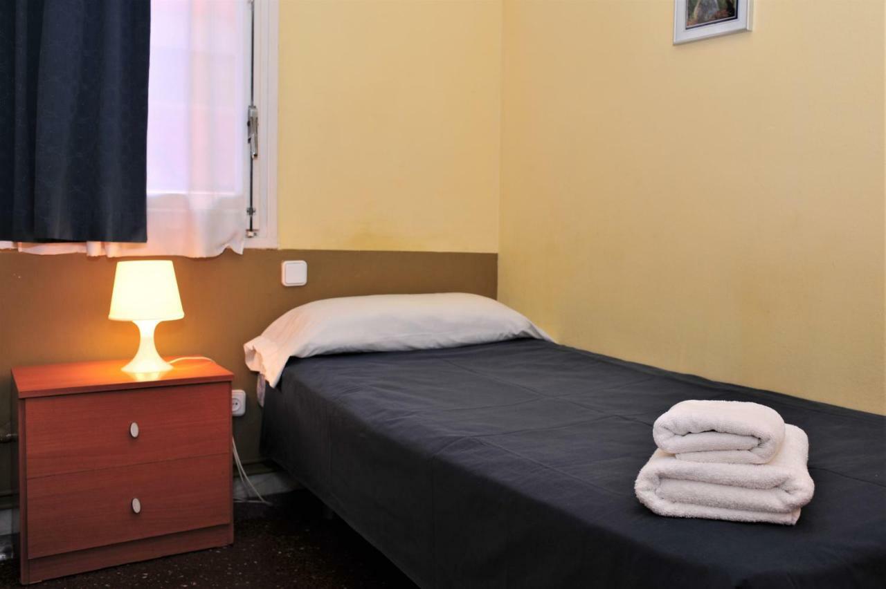 Hostal Bejar Барселона Екстер'єр фото
