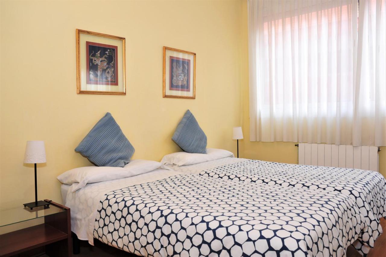 Hostal Bejar Барселона Екстер'єр фото
