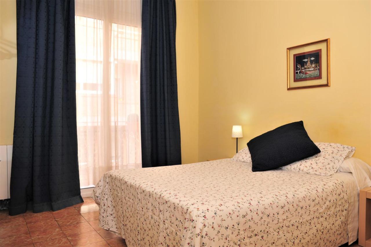 Hostal Bejar Барселона Екстер'єр фото